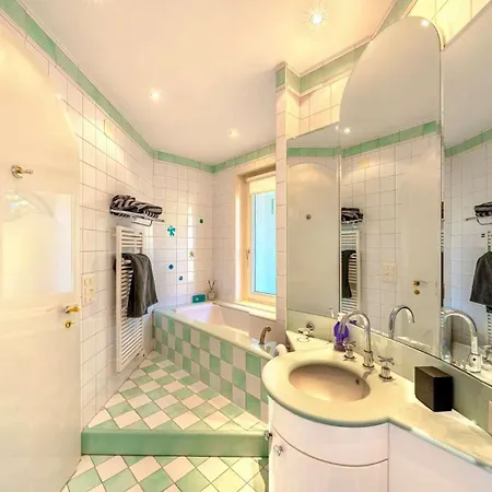 Exquisite Luxury In Saint Legier By Guestlee Prázdninový dům *